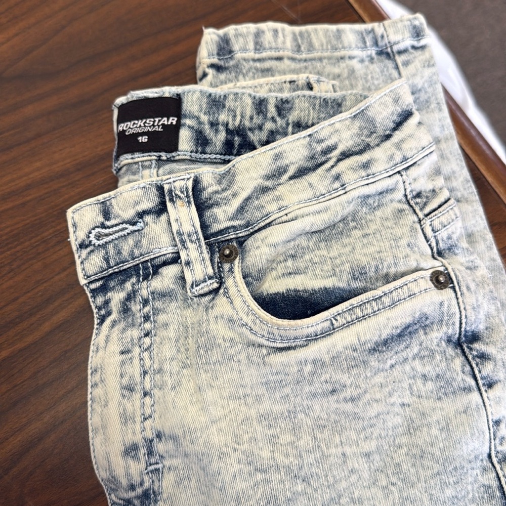 NWOT Boy’s size 16 ripped stacked Rockstar Jeans